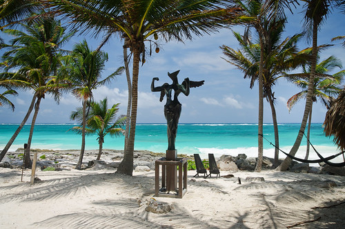 méxico mar tulum playa palmeras escultura yucatán rivieramaya cabañas caribe quintanaroo hamacas angeldelbienydelmal