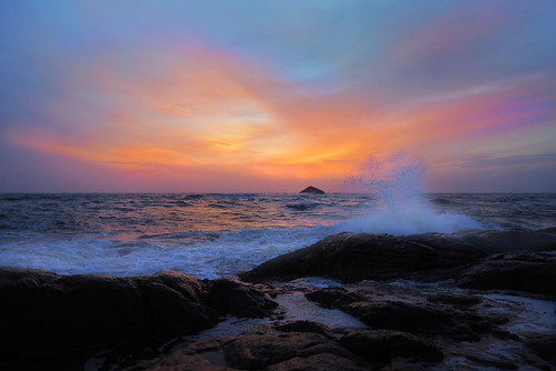 wave sky sundown srilanka sea beach holiday rock crash clouds splash island