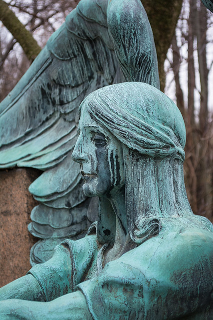 right face detail Angel of Death Victorious by Herman Matzen - Haserot plot - Lake View Cemetery - 2014-11-26