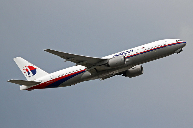 9M-MRE 2 Boeing 777-2H6ER Malaysia Airlines FRA 23MAY15