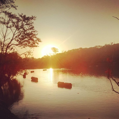 Desassoreamento da lagoa do Taquaral ao por do sol... #pordosol #sunset #lagoadotaquaral #taquaral #campinas by Caio Caropreso, square squareformat rise iphoneography instagramapp uploaded:by=instagram