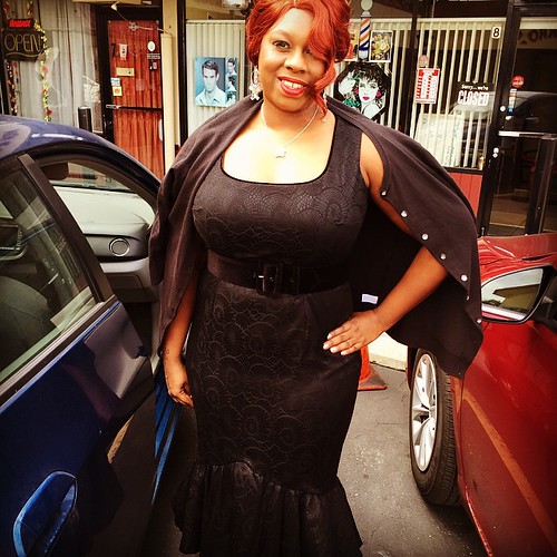 Paying homage to Joan Holloway at the Farewell to Mad Men party. Yes I went red for the evening. #madmen #pinup #pinupsofcolor #pinupstyle #follyflair #curvy #hourglassfigure #redhair #joanholloway #redheadforaday #voluptuous #pugparty #byebyemadmen | by Vivslyrics98