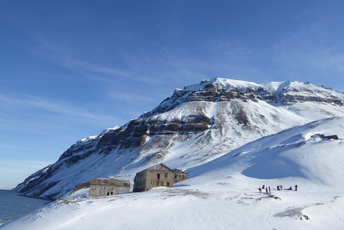 Grumantbyen, abandonned Russian mining town | by gecgab