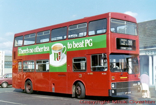 MCW Metrobus M424 GYE424W route 288 circa 1983 | by SMS88aec