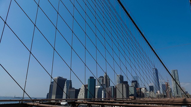 Brooklyn Bridge mit Skyline von Manhattan - New York
