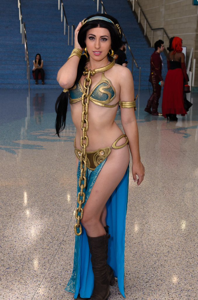 Princess Jasmine in Slave Leia Outfit Cosplay by Elizabeth Rage Comikaze Ex...