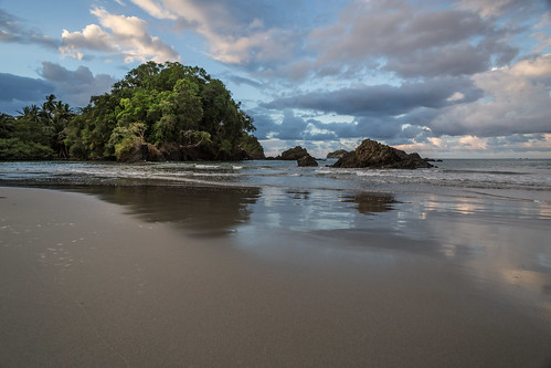 centralamerica manuelantonio beach sunrise quepos costarica