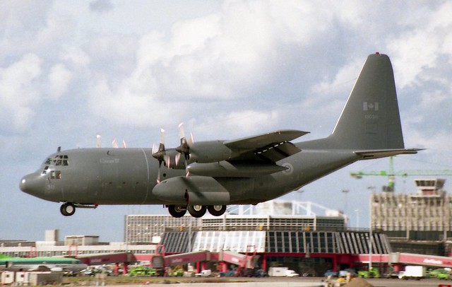Dublin Jun 95 (1)(n) 130311 C-130----Canadian Armed Forces