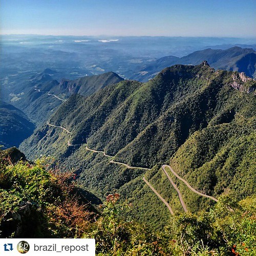 #mountain trails in #brazil  #brazilian #nature #brasil #brasileiro  #Repost @brazil_repost ・・・ Serra do Rio do Rastro por @claudia_wesselka. 🔁 ֹ