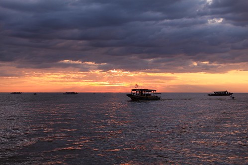 travel wedding sunset lake water boat asia cambodia tramonto tonlesap cambogia