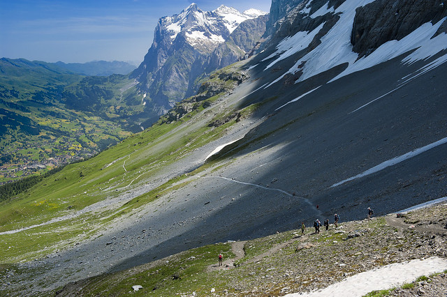 The Eiger Trail. Hiking near the Eiger . No. 8071.