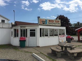 A Hamburg tradition on the lake — Red Top Hots