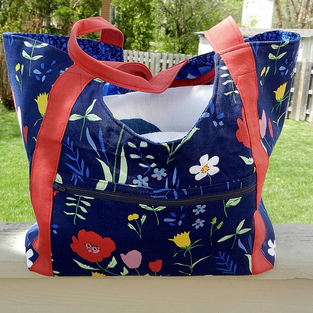 Tote with towels