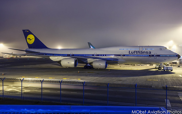 Lufthansa (Retro Livery) - D-ABYT - Boeing 747-830