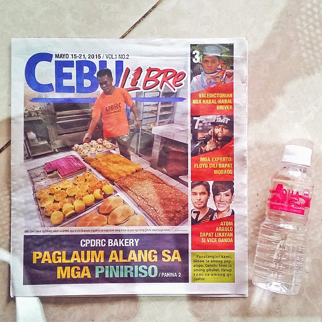 Thr best thing in life is free! First time to grab a copy of Cebu Libre and A Free water from 2GO!  Pero nanghatag daw ug T Shirt ang @CDNsiloy hinaut naa pud unta koy madawat na free ani! Hehehe...   #Pandungogdungog #CebuLibre #CebuDailyNews #2Go #Pier1