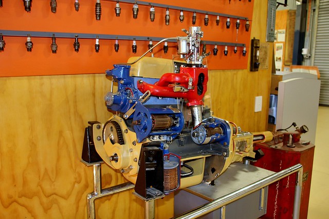 4 cylinder engine and transmission cutaway
