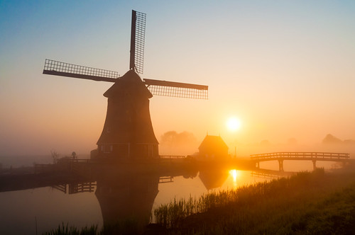 oterleek noordholland thenetherlands nl mills molens schermerhorn ursem sunrise mist sun bridge water jwtea