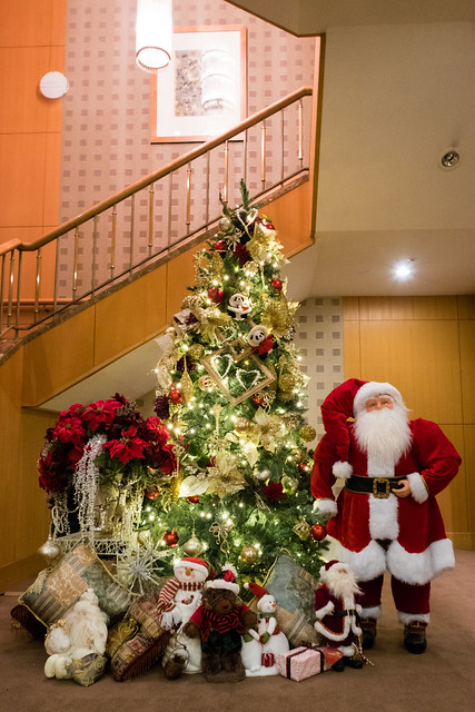 Santa and Christmas Tree, Yokohama Bay Sheraton