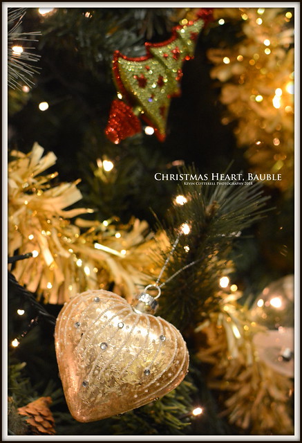 Christmas Heart `Bauble