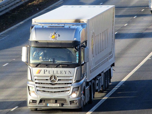 Pulleyn Transport, Mercedes Actros On The A1M