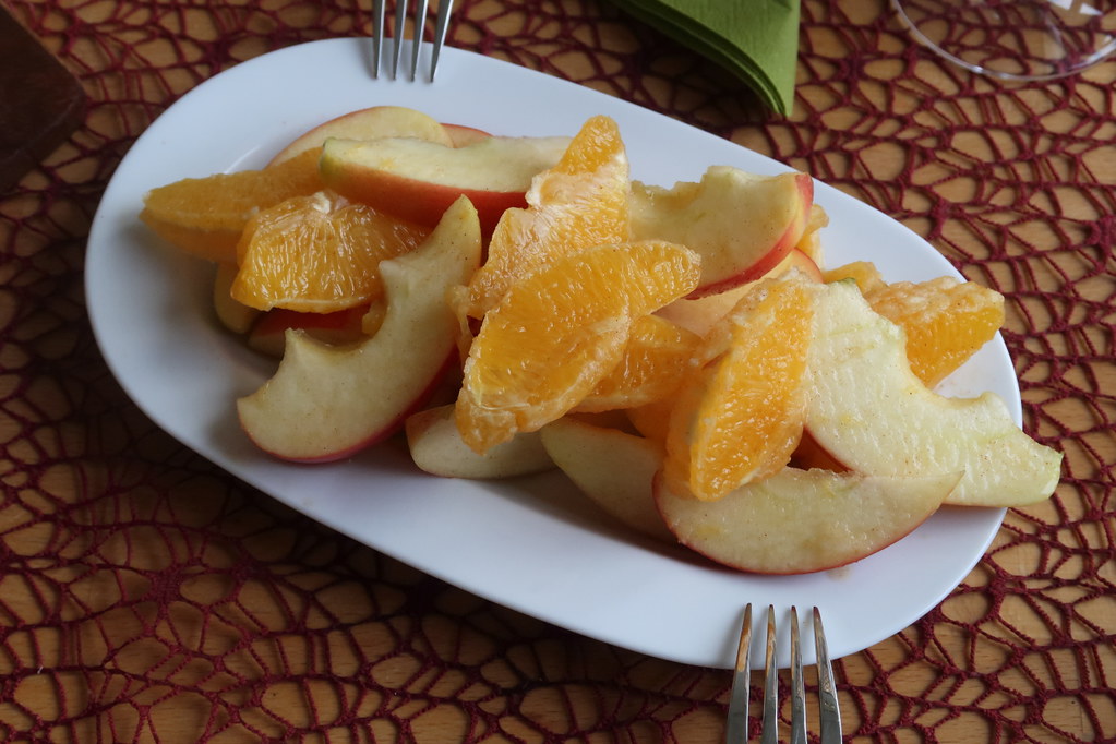 Obstsalat aus Äpfeln und Orangen mit Zimt | Gourmandise | Flickr