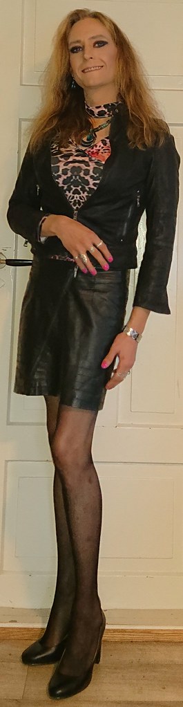 #smile #happygirl #feelingpretty #posing #leatherjacket #highheels #blondeshavemorefun #realscandinavianblonde #happytgirl #leatherskirt #stockings #blackstockings #seamedlacetopstockings #leopardprint