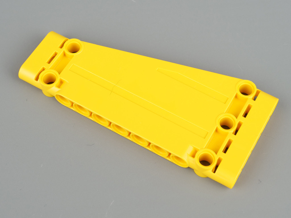 Lego Lot of 10 New Yellow Technic Panels Plates 5 x 11 x 1 Tapered Parts 