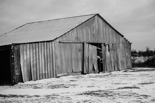 barns country farm bw blackandwhite mono camera old sony a7ii snow day countryside outside lightroom a7m2 landscape winter