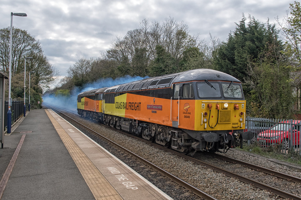 Colas Rail Freight Class 56 56049 'Robin of Templecombe 1938-2013' & 56096