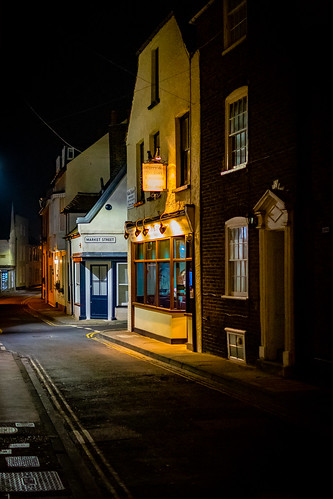 nikon deal kent streetview shops nighttime darkness streetlight england