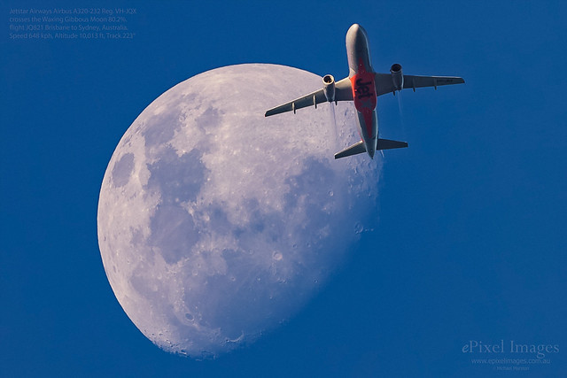 VH-JQX Jetstar Airways Airbus A320-232 crosses the Waxing Gibbous Moon 80.2%.