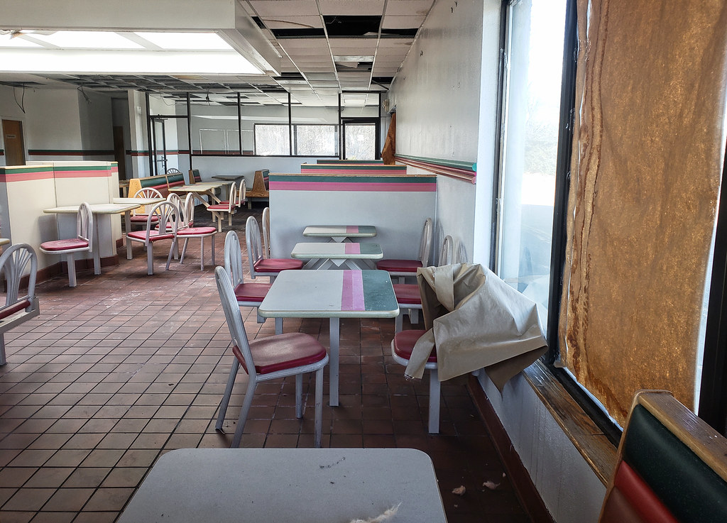 Vacant Taco Bell; West Caldwell, NJ