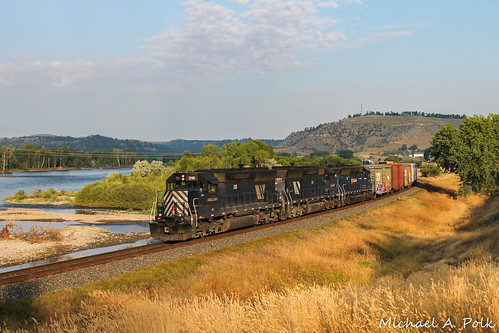 montana rail link mrl emd sd45 columbus mt freight train