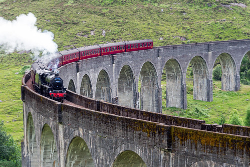 ecosse glenfinnan envoyage trains scotland royaumeuni gb potter harry vapeur viaduc