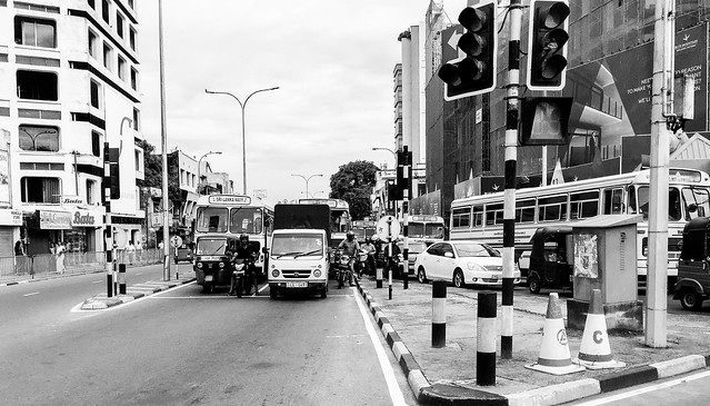 Rush hour in Colombo, Sri Lanka   コロンボ市のラッシュ時、スリランカ