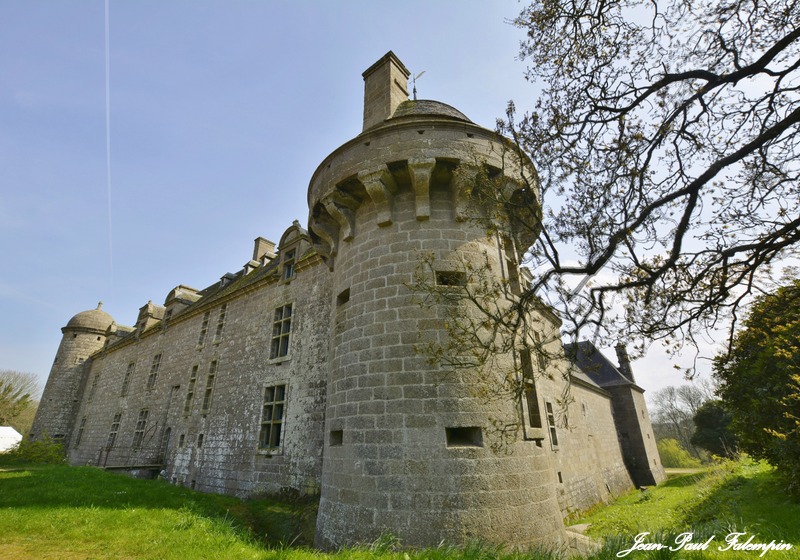 Château de Kergroadès à Brélès (2)  Bretagne / Finistère
