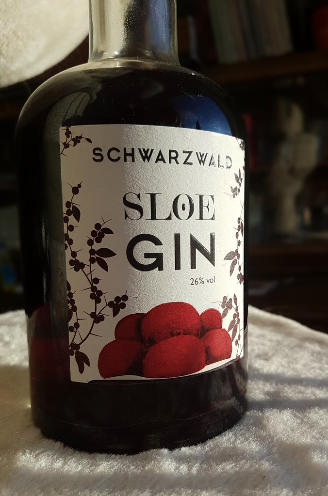 Dazu Früchte. SCHLEHEN BEEREN IN GIN. | Schwarzwald Sloe Gin… | Flickr