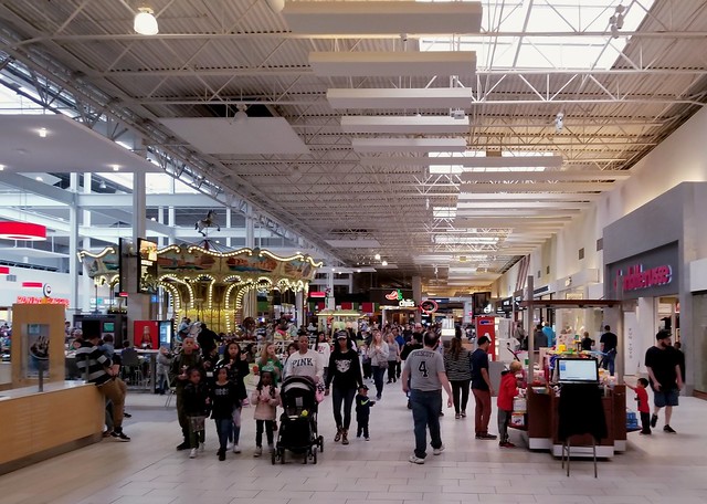 Texans still love shopping malls