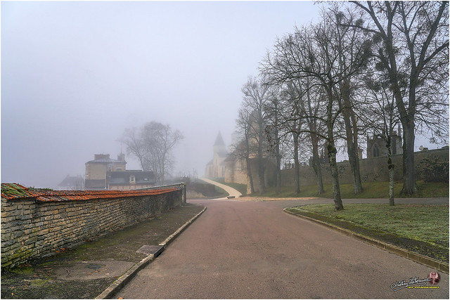 Châtillon dans le brouillard (esplanade St Vorles) 
