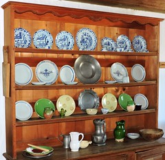 Old-fashioned dinnerware