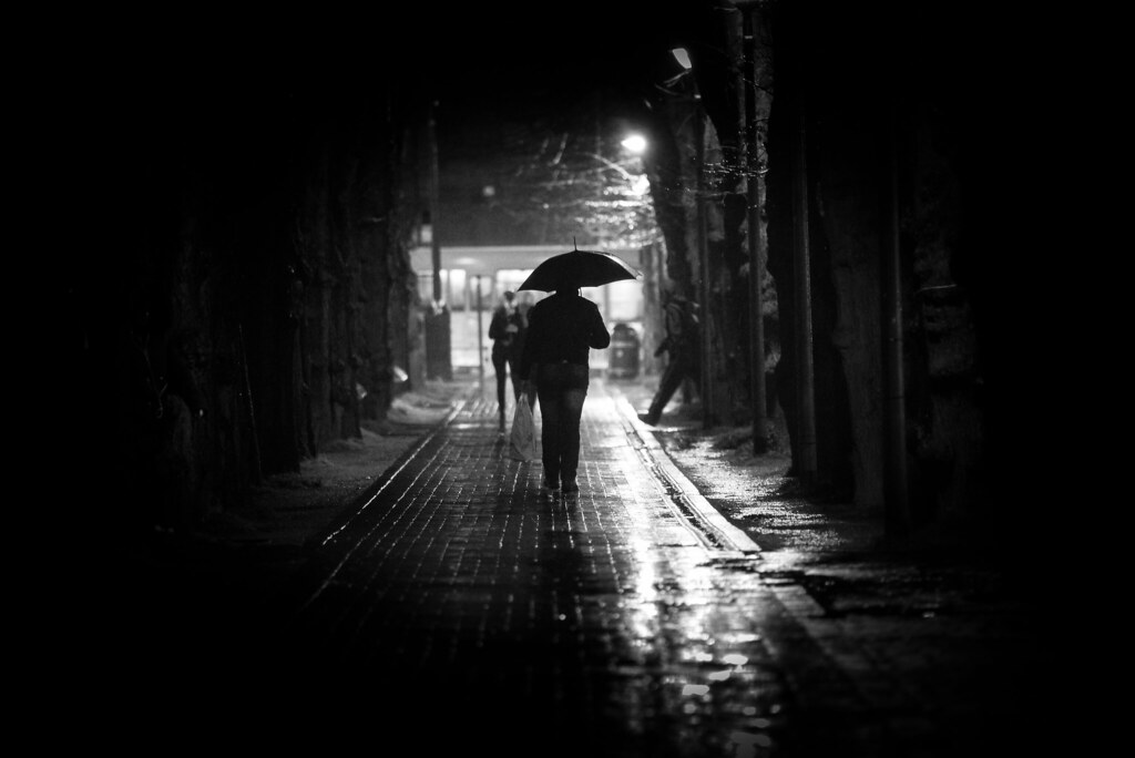 Strangers in the night, The walk of the umbrella