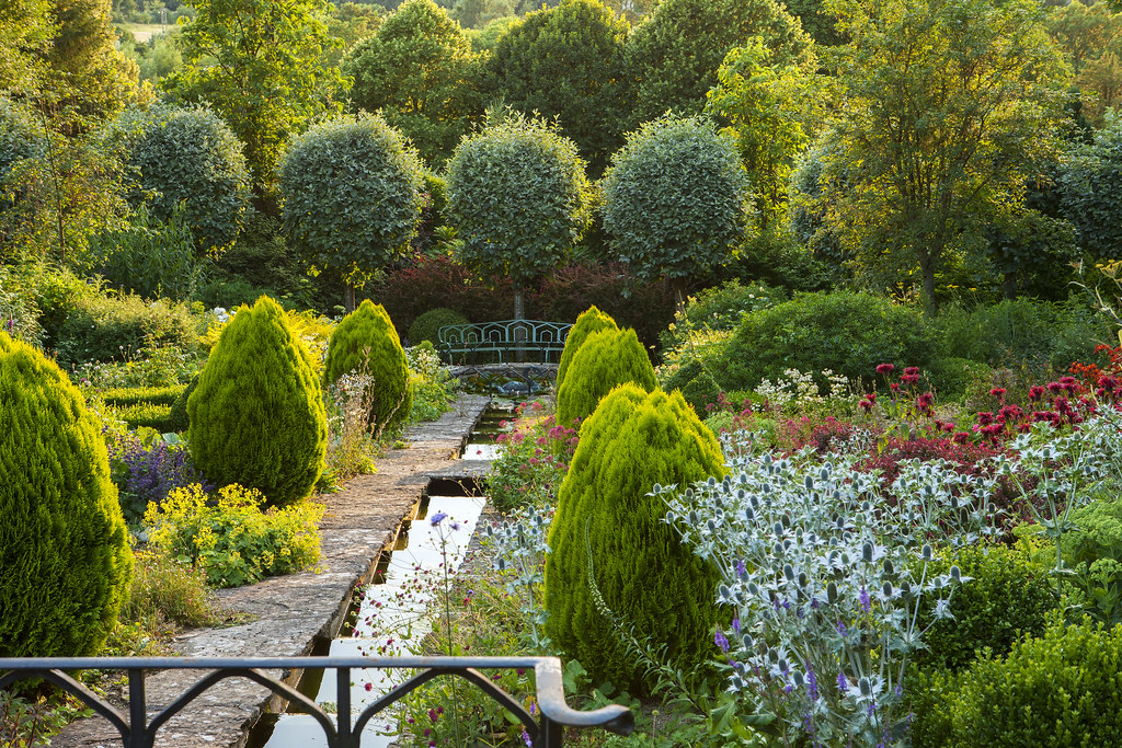 76232 EASTLEACH HOUSE, GLOUCESTERSHIRE VIEW DOWN THE RILL… Flickr