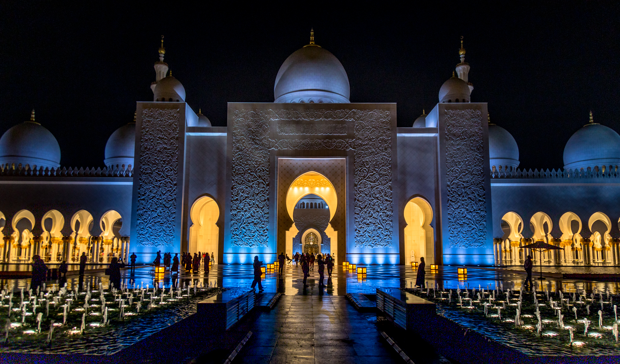 Калла дубай найтс. Мечеть шейха Зайда. Мечеть в Абу Даби. Мечеть Тилля Шейх. Мечеть Тилля шейха Ташкент.