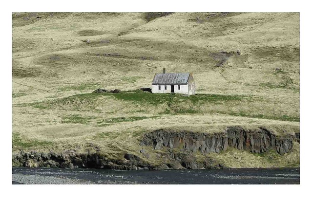 Old and lorn farmhouse - Eyðibýli í Norðurárdal í Skagafirði.