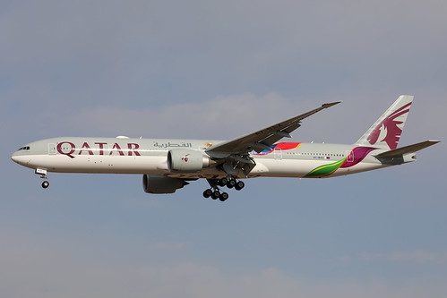 Qatar Airways B777-300ER A7-BAX landing PEK/ZBAA