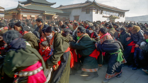 ngawa sichuan china chn peaceonearthorg monlam tibetan festival ceremony monastery kirti gonpa aba kodak e100vs chenmo ektachrome