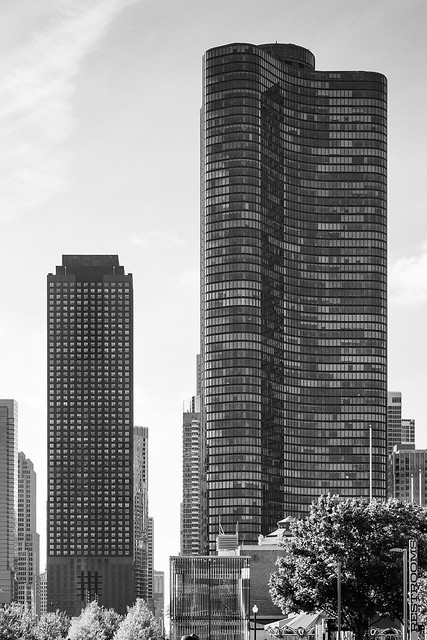 North Pier Apartments; Lake Point Tower Condominium | Chicago, IL | Dubin Dubin Black & Moutoussamy; Schipporeit and Heinrich