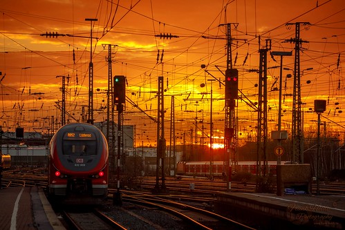 dortmund nordrheinwestfalen deutschland de zug bahnhof haupbahnhof sonnenuntergang sonnenaufgang sunset sunrise train
