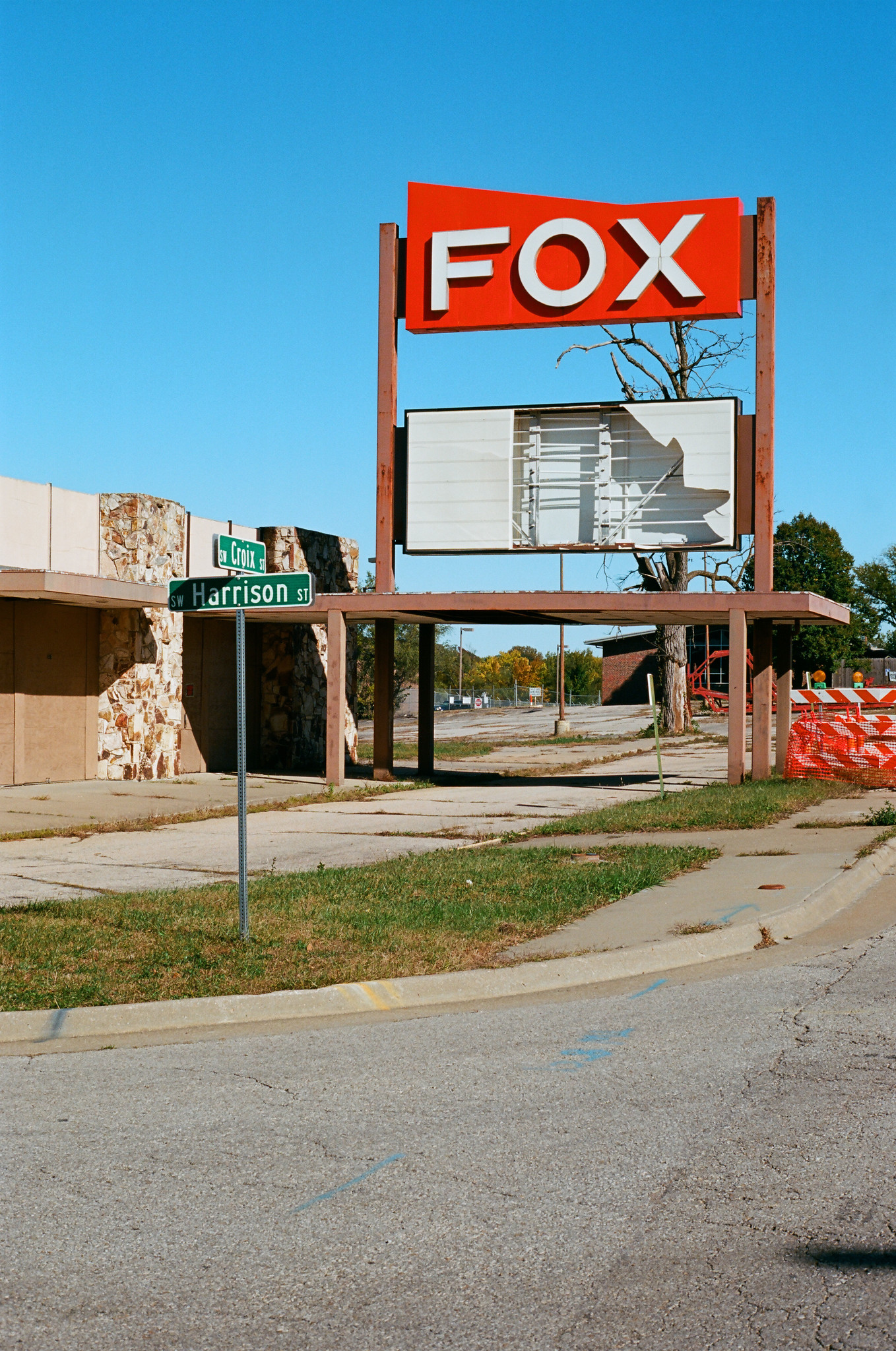 Former Fox White Lakes Theaters