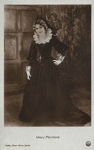 Mary Pickford in Dorothy Vernon of Haddon Hall (1924)